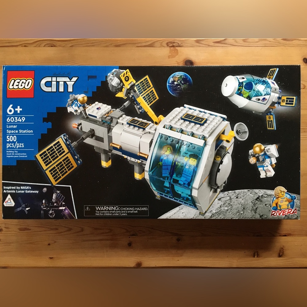LEGO Lunar Space Station - New in Box!